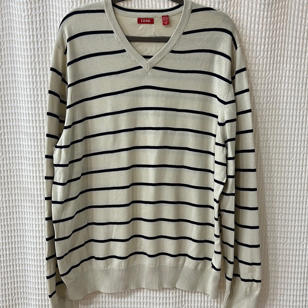 2/$15 Men’s IZOD V-Neck Sweater - XL